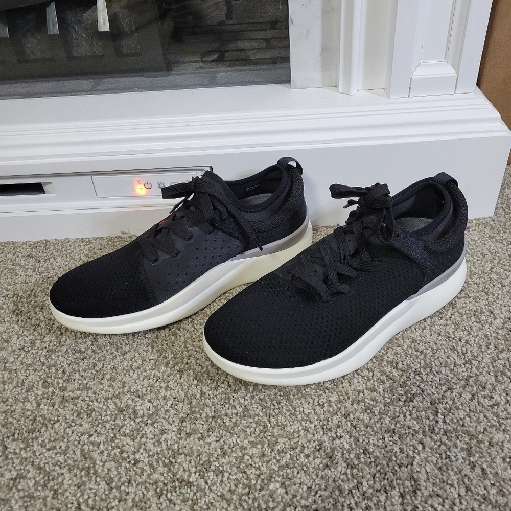 Moshn by Klogs Rythm Black White And Gray Athletic Shoes, Size 8